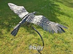 Argent Eagle En Vol Sur Stand Jardin Ornement Flying Pelouse Métallique Cadeau Présent