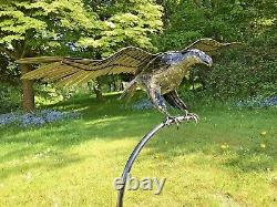 Argent Eagle En Vol Sur Stand Jardin Ornement Flying Pelouse Métallique Cadeau Présent